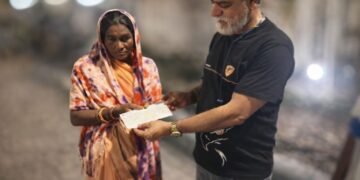 विद्युत संयंत्र दुर्घटना के मृतकों के परिवारों को दिया जा रहा मुआवजा