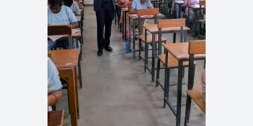 कलेक्टर ने विभिन्न परीक्षा केंद्रों का औचक निरीक्षण कर व्यवस्थाओं का लिया पूरा जायजा…