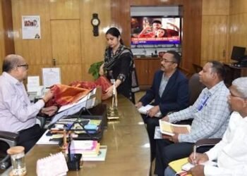 राज्यपाल ने कोसा वस्त्रों के नवाचार और बुनकरों के आर्थिक सशक्तिकरण पर दिया…