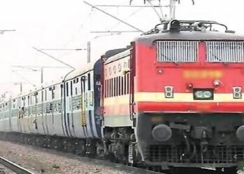 अब कम किराए में रेल यात्री ले सकेंगे ठंडी हवा का आनंद, इन 14 ट्रेनों में थर्ड एसी की जगह लगेंगे एसी इकोनॉमी कोच…