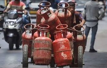 LPG सिलेंडर की डिलीवरी में हल्की देरी, जानें अब इतने दिन में घर पहुंचेगा गैस सिलेंडर…