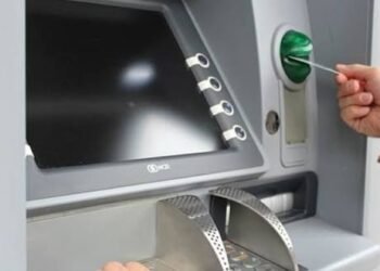आज से ATM से पैसे निकालना पड़ेगा महंगा, ₹23 प्रति ट्रांजेक्शन का लगेगा अतिरिक्त शुल्क, इन बड़े बैंकों ने किए बड़े बदलाव…