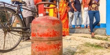 अगर भारत में 30 दिन तो पाक में इतने दिन में मिल रहा एलपीजी सिलेंडर, वहां क्या है स्थिति…