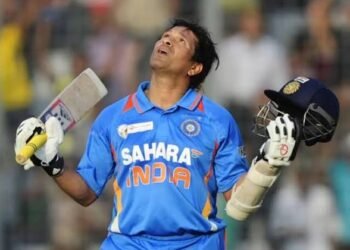 अपने परिवार के साथ दंतेवाड़ा पहुंचे महान खिलाड़ी सचिन तेंदुलकर, एयरपोर्ट पर हुआ भव्य स्वागत, पढ़िए दौरे को लेकर सभी खास बातें…