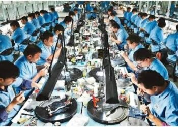 उद्योगों में कोरोना जैसे हालात 28,000 फैक्ट्रियां प्रभावित, लाखों मजदूरों के रोजगार पर मंडराया संकट…