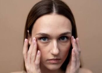 सिर्फ नींद की कमी नहीं ये 5 कारण भी बन सकते हैं डार्क सर्कल्स की वजह, आज ही हो जाएं आप सावधान…