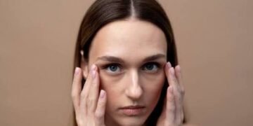 सिर्फ नींद की कमी नहीं ये 5 कारण भी बन सकते हैं डार्क सर्कल्स की वजह, आज ही हो जाएं आप सावधान…