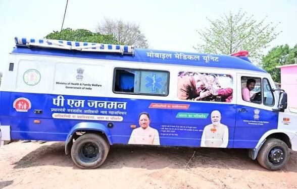 राज्यपाल ने खैरागढ़ विश्वविद्यालय की नई बस को दिखाई हरी झंडी…