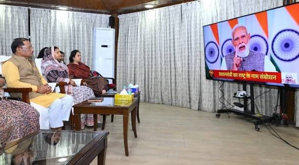 सीएम साय ने राजधानी स्थित मुख्यमंत्री निवास में प्रधानमंत्री के नारी शक्ति वंदन अधिनियम के सम्बन्ध में राष्ट्र के नाम प्रसारित संबोधन का श्रवण किया…