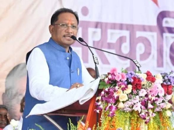 सीएम साय ने अम्बिकापुर में भटगांव विधानसभा के पूर्व विधायक पंडित रविशंकर त्रिपाठी की प्रतिमा का किया अनावरण…