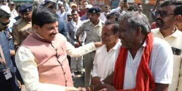 एक्शन मोड में CM मोहन, अचानक पहुंचे गेहूं खरीदी केंद्र, किसानों के साथ पी…