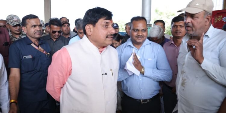 फिर अचानक गेहूं उपार्जन केंद्र पहुंचे सीएम डॉ. मोहन, रिलीज किया वेयरहाउस की क्षमता बढ़ाने का ऑर्डर..
