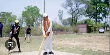 जब मुख्यमंत्री उतरे मैदान में सुशासन तिहार में बच्चों संग खेला क्रिकेट, बढ़ाया ये हौसला…