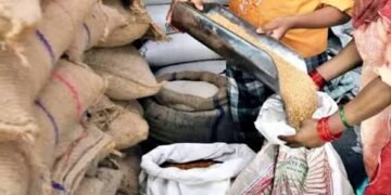 राशन व्यवस्था फिर सवालों में अप्रैल में लाखों APL कार्डधारकों को नहीं मिली शक्कर-नमक, अब मई में बांटा जा रहा..