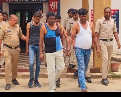 हत्या के प्रयास का आरोपी गिरफ्तार, न्यायिक रिमांड पर भेजा गया आदतन अपराधी एवं गुंडा बदमाश रज्जाक अली के विरुद्ध कोरबा पुलिस की सख्त कार्रवाई