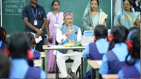 शाला प्रवेश उत्सव को जनआंदोलन बनाने आगे आएं जनप्रतिनिधि : मुख्यमंत्री साय…