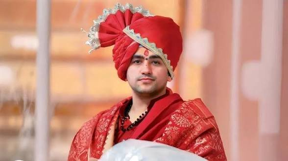 बागेश्वर धाम का तीन दिवसीय श्रीलंका दौरा, पूर्व PM महिन्द राजपक्ष से की मुलाकात युवाओं को दिया ये संदेश…