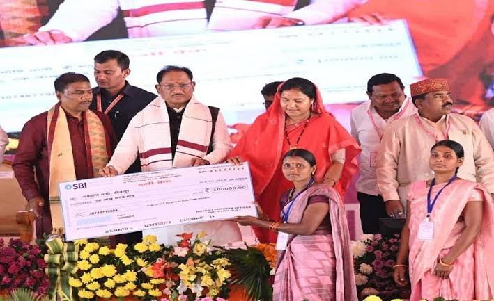 आर्थिक स्वावलंबन की नई पहचान बन रही है महतारी वंदन योजना मुख्यमंत्री साय…