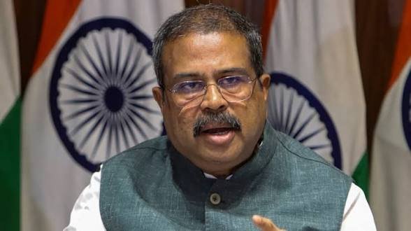 केंद्रीय शिक्षा मंत्री धर्मेंद्र प्रधान ने दिया इस्तीफा, सोशल मीडिया में छात्रों को लेकर दिया ये संदेश…