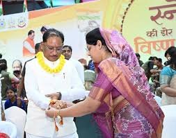 बहनों ने बांधी स्नेह की डोर, ‘विष्णु भैया’ ने दिया सुरक्षा और सम्मान का ये भरोसा…