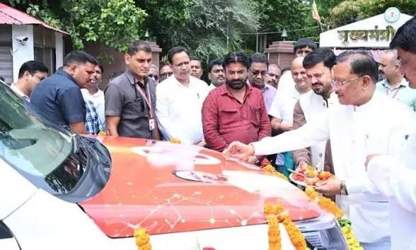 मुख्यमंत्री साय ने धरसींवा विधानसभा को दी निःशुल्क एम्बुलेंस की सौगात…