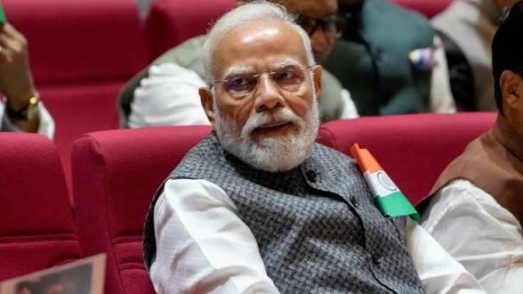 पीएम मोदी सोशल मीडिया पर नंबर-1, मंत्रियों का भी आया रिपोर्ट कार्ड; Instagram, X और Facebook पर किसका कितना दबदबा…