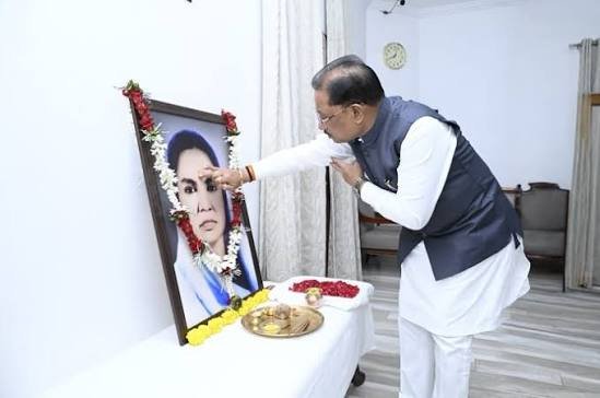 मुख्यमंत्री श्री साय ने प्रदेश की प्रथम महिला सांसद और समाज सेविका मिनीमाता जी की पुण्यतिथि पर किया नमन…