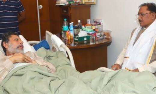 स्वास्थ्य लाभ ले रहे जगदलपुर विधायक श्री किरण सिंह देव से मिले मुख्यमंत्री साय…