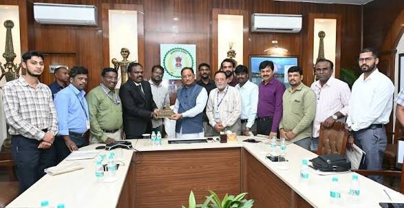नक्सलवाद के विरुद्ध निर्णायक सफलता के बाद बस्तर में विकास की नई गति मुख्यमंत्री श्री साय…