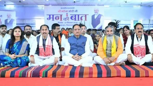 अंतागढ़ के लामकन्हार में सीएम देव साय ने सुनी ‘मन की बात’ की 138वीं कड़ी प्रधानमंत्री ने की प्रदेश के ‘हर घर मुनगा-घर-घर मुनगा’ अभियान की सराहना…