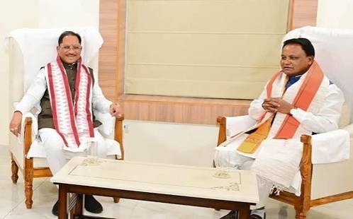 मुख्यमंत्री साय ने ओडिशा के मुख्यमंत्री श्री मोहन चरण माझी से की सौजन्य भेंट…
