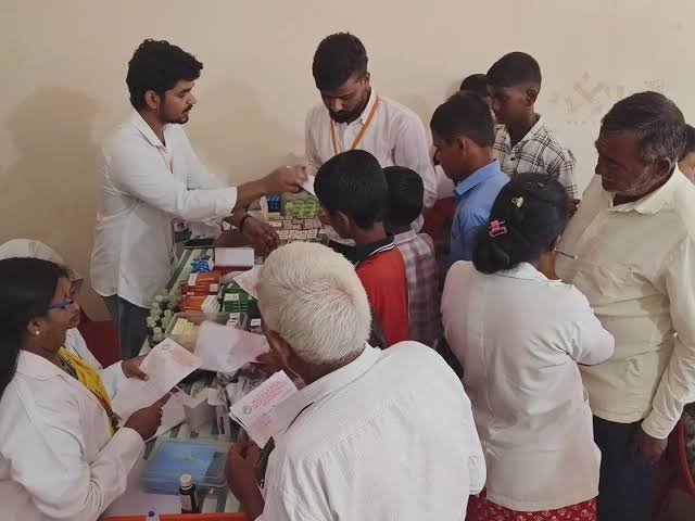 मेगा आयुर्वेद चिकित्सा शिविर का आयोजन सियान सदन में