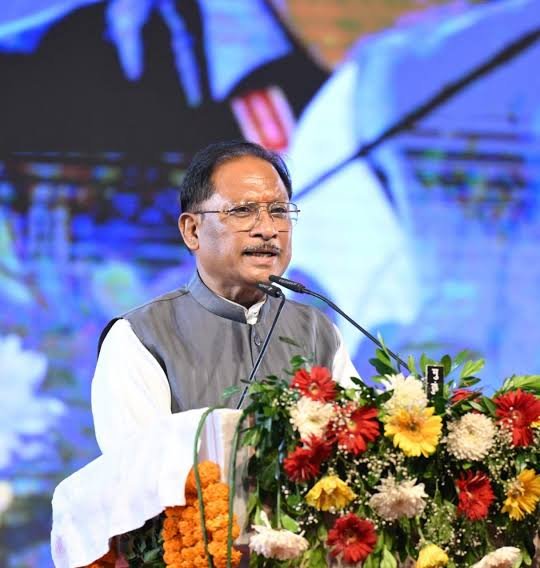 यहां पहुंचने पर मुख्यमंत्री श्री विष्णुदेव साय का हुआ भव्य स्वागत…