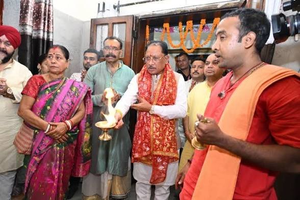 सीएम साय ने मां काली और मां दुर्गा की पूजा-अर्चना कर प्रदेश की सुख-समृद्धि की कामना की…