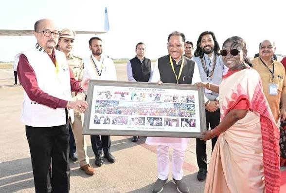 राष्ट्रपति श्रीमती द्रौपदी मुर्मु छत्तीसगढ़ प्रवास के पश्चात यहां से हुईं रवाना…