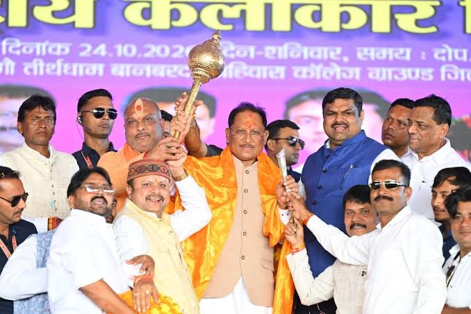 अंतर्राष्ट्रीय कलाकार दिवस पर बानबरद में आयोजित पंडवानी महासम्मेलन में शामिल हुए सीएम साय…
